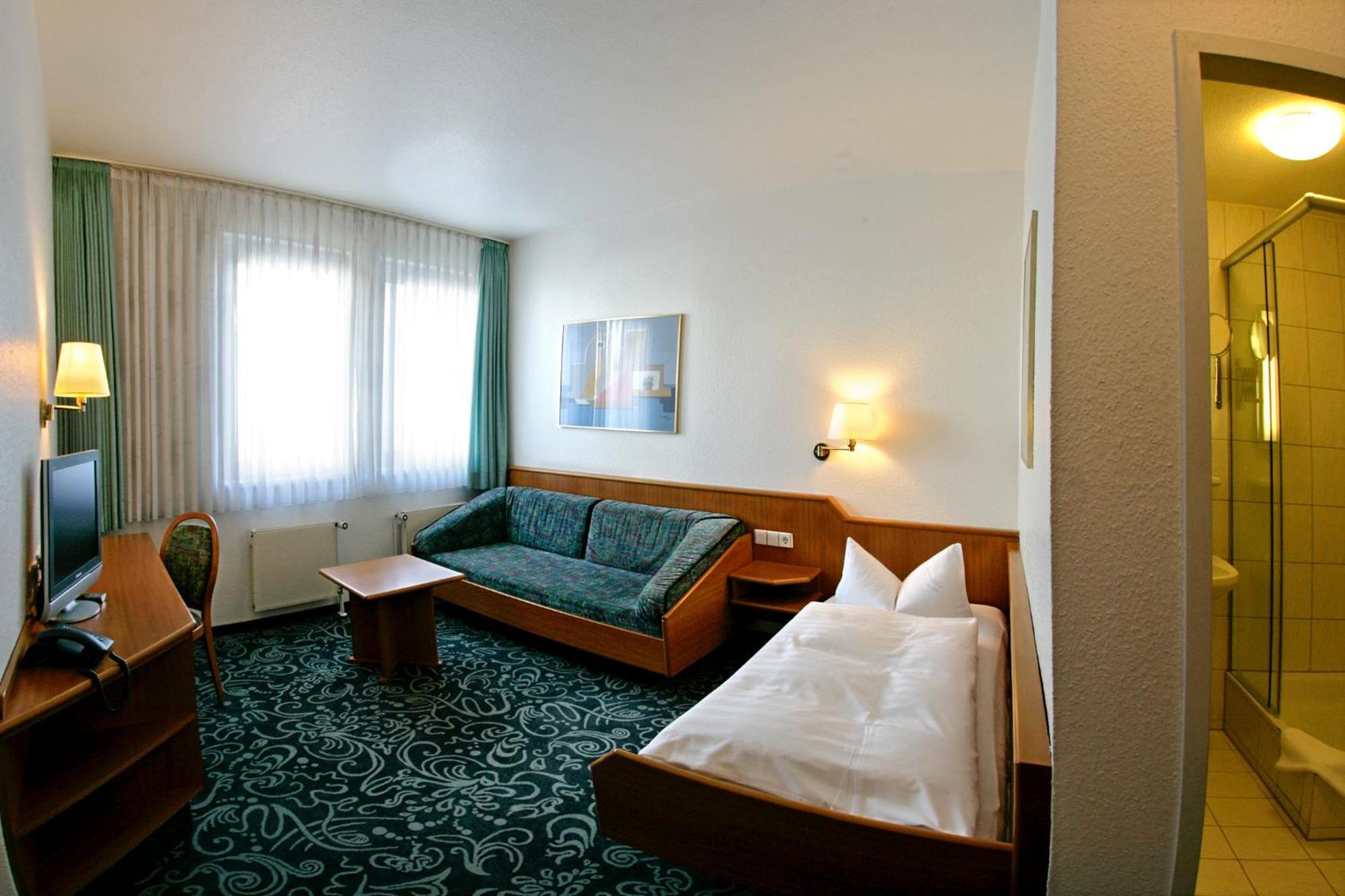 Alfa Hotel 3*